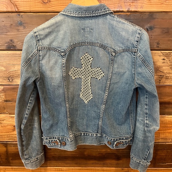 One-of-a-Kind Vintage Gap MadAndie Jean Jacket with Custom Cross - Small - Picture 1 of 5